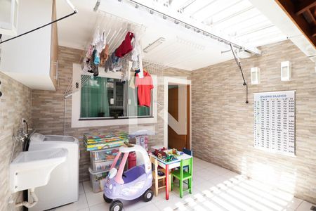 Casa à venda com 140m², 3 quartos e 2 vagasChurrasqueira e Área de Serviço