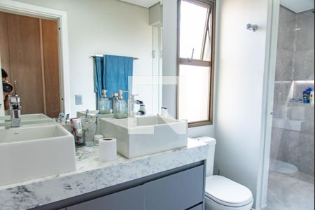 Apartamento à venda com 220m², 4 quartos e 3 vagas Apartamento à venda com 220m², 4 quartos e 3 vagasBanheiro da suíte 3