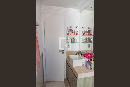Apartamento à venda com 220m², 4 quartos e 3 vagas Apartamento à venda com 220m², 4 quartos e 3 vagasBanheiro da suíte 2