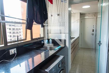 Apartamento à venda com 220m², 4 quartos e 3 vagas Apartamento à venda com 220m², 4 quartos e 3 vagasÁrea de serviço