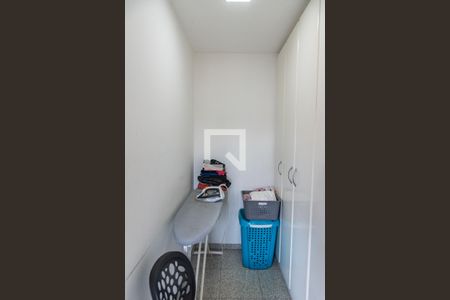 Apartamento à venda com 220m², 4 quartos e 3 vagas Apartamento à venda com 220m², 4 quartos e 3 vagasQuarto de serviço