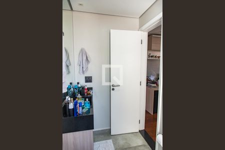 Apartamento à venda com 220m², 4 quartos e 3 vagas Apartamento à venda com 220m², 4 quartos e 3 vagasBanheiro da suíte 1