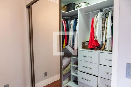 Apartamento à venda com 220m², 4 quartos e 3 vagas Apartamento à venda com 220m², 4 quartos e 3 vagasCloset da suíte 3