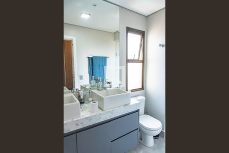 Apartamento à venda com 220m², 4 quartos e 3 vagas Apartamento à venda com 220m², 4 quartos e 3 vagasBanheiro da suíte 3