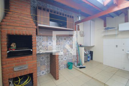 Casa à venda com 120m², 3 quartos e 2 vagasFundos da casa - churrasqueira