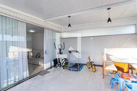 Apartamento à venda com 202m², 3 quartos e 3 vagas Apartamento à venda com 202m², 3 quartos e 3 vagasCobertura