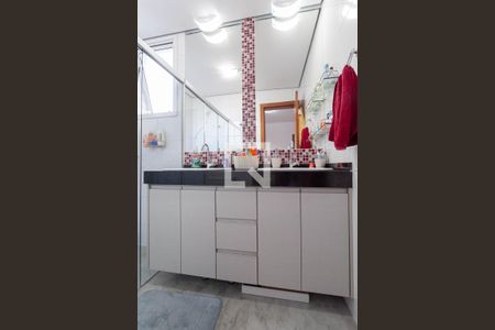 Apartamento à venda com 202m², 3 quartos e 3 vagas Apartamento à venda com 202m², 3 quartos e 3 vagasBanheiro da suíte