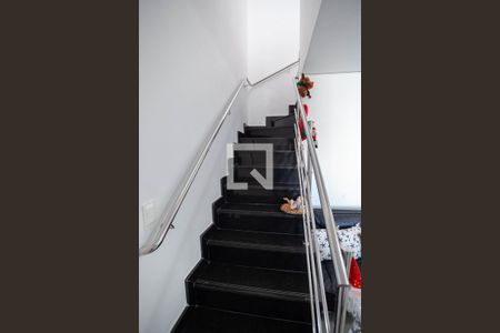 Apartamento à venda com 202m², 3 quartos e 3 vagas Apartamento à venda com 202m², 3 quartos e 3 vagasEscada