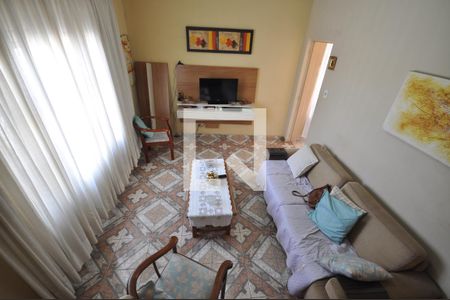 Casa à venda com 200m², 3 quartos e 2 vagasSala