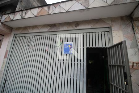 Casa à venda com 90m², 3 quartos e 2 vagas Casa à venda com 90m², 3 quartos e 2 vagasFachada