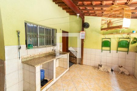 Casa à venda com 90m², 3 quartos e 2 vagas Casa à venda com 90m², 3 quartos e 2 vagasQuintal