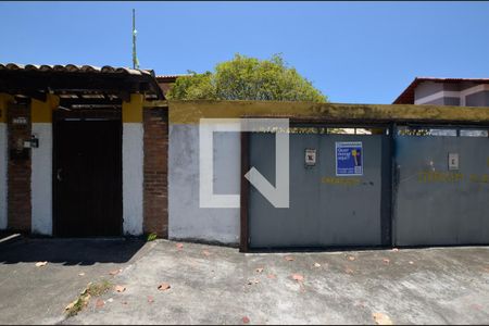 Casa à venda com 400m², 5 quartos e 4 vagas Casa à venda com 400m², 5 quartos e 4 vagasFachada