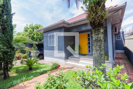 Casa à venda com 125m², 3 quartos e 3 vagas Casa à venda com 125m², 3 quartos e 3 vagasFachada