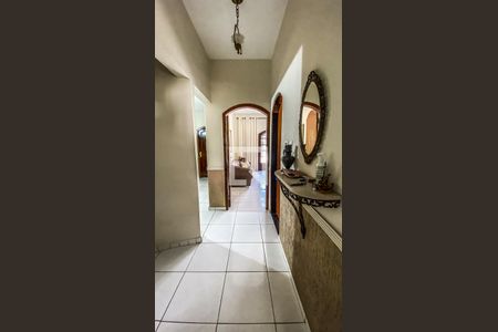 Casa à venda com 400m², 6 quartos e 2 vagas Casa à venda com 400m², 6 quartos e 2 vagasCorredor