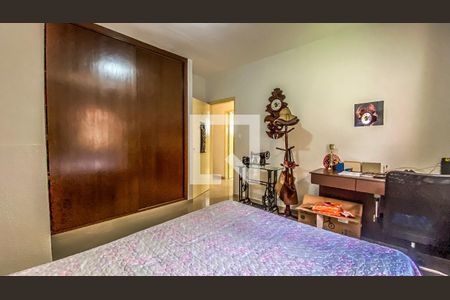 Casa à venda com 400m², 6 quartos e 2 vagas Casa à venda com 400m², 6 quartos e 2 vagasCasa 3 - Quarto