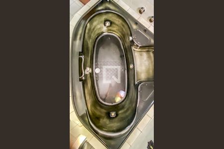 Casa à venda com 400m², 6 quartos e 2 vagas Casa à venda com 400m², 6 quartos e 2 vagasBanheira