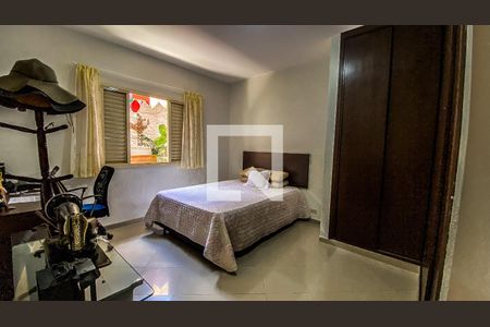 Casa à venda com 400m², 6 quartos e 2 vagas Casa à venda com 400m², 6 quartos e 2 vagasCasa 3 - Quarto