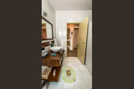 Casa à venda com 400m², 6 quartos e 2 vagas Casa à venda com 400m², 6 quartos e 2 vagasCasa 3 - Banheiro