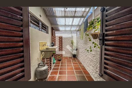 Casa à venda com 400m², 6 quartos e 2 vagas Casa à venda com 400m², 6 quartos e 2 vagasCasa 2 - Vista Quarto 2