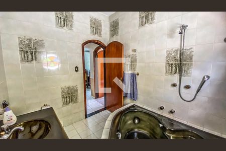 Casa à venda com 400m², 6 quartos e 2 vagas Casa à venda com 400m², 6 quartos e 2 vagasBanheiro