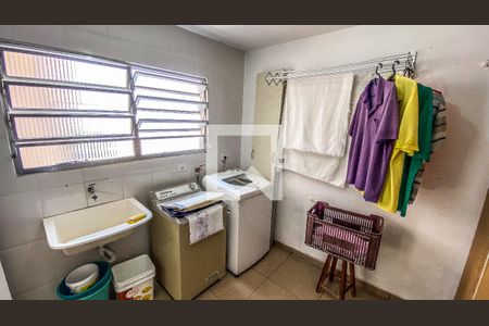 Casa à venda com 400m², 6 quartos e 2 vagas Casa à venda com 400m², 6 quartos e 2 vagasCasa 3 - Area de Serviço