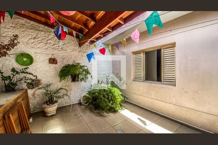 Casa à venda com 400m², 6 quartos e 2 vagas Casa à venda com 400m², 6 quartos e 2 vagasCasa 3 - Area de Serviço - Quintal