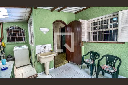 Casa à venda com 400m², 6 quartos e 2 vagas Casa à venda com 400m², 6 quartos e 2 vagasCasa 1 - Area de serviço