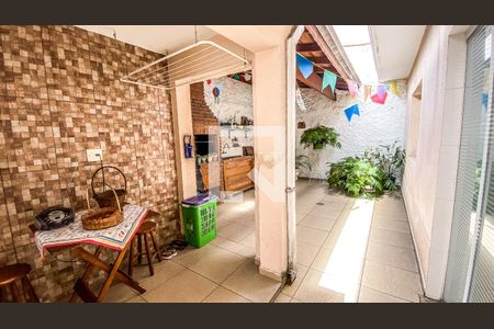 Casa à venda com 400m², 6 quartos e 2 vagas Casa à venda com 400m², 6 quartos e 2 vagasCasa 3 - Area de Serviço - Quintal