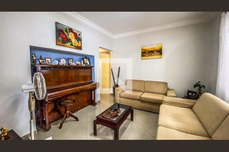 Casa à venda com 400m², 6 quartos e 2 vagas Casa à venda com 400m², 6 quartos e 2 vagasCasa 3 - Sala