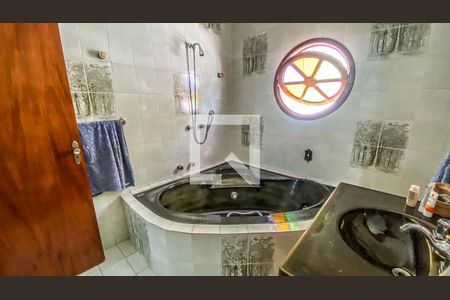 Casa à venda com 400m², 6 quartos e 2 vagas Casa à venda com 400m², 6 quartos e 2 vagasBanheiro