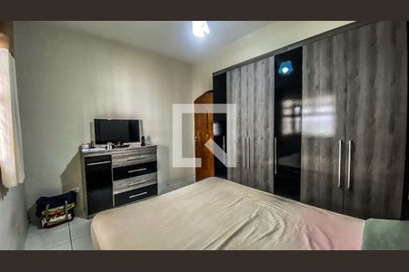 Casa à venda com 400m², 6 quartos e 2 vagas Casa à venda com 400m², 6 quartos e 2 vagasCasa 1 - Quarto