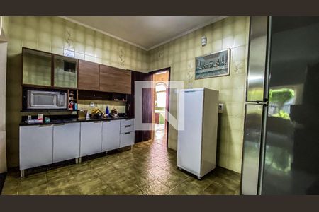 Casa à venda com 400m², 6 quartos e 2 vagas Casa à venda com 400m², 6 quartos e 2 vagasCasa 1 - Cozinha