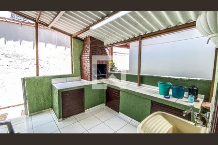 Casa à venda com 400m², 6 quartos e 2 vagas Casa à venda com 400m², 6 quartos e 2 vagasCasa 1 - Area de serviço