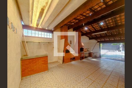 Casa à venda com 120m², 3 quartos e 2 vagas Casa à venda com 120m², 3 quartos e 2 vagasQuintal + Churrasqueira