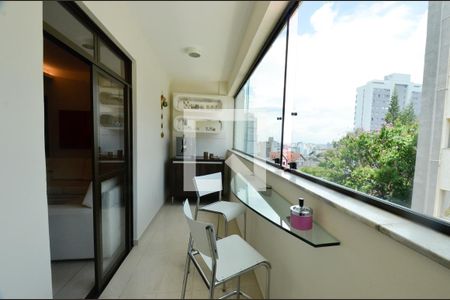 Apartamento à venda com 95m², 3 quartos e 2 vagasVaranda