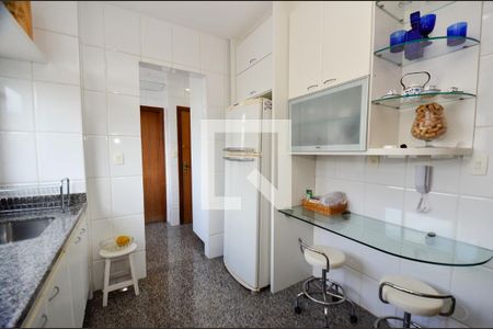 Apartamento à venda com 95m², 3 quartos e 2 vagasCozinha