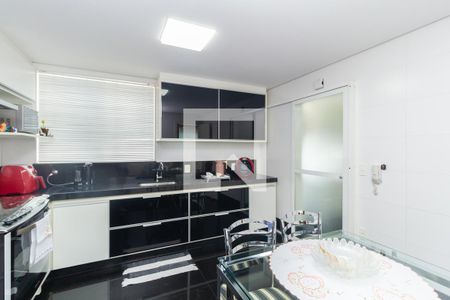 Apartamento à venda com 146m², 4 quartos e 4 vagasCozinha 