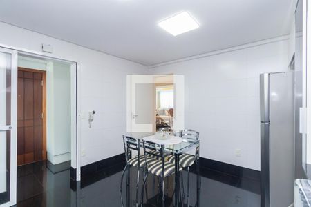 Apartamento à venda com 146m², 4 quartos e 4 vagasCozinha 