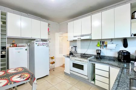 Casa à venda com 528m², 6 quartos e 3 vagasCozinha