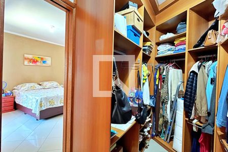 Casa à venda com 528m², 6 quartos e 3 vagasCloset da Suíte 1