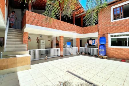 Casa à venda com 528m², 6 quartos e 3 vagasÁrea externa