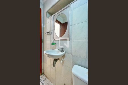 Casa à venda com 528m², 6 quartos e 3 vagasBanheiro 2