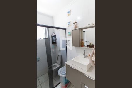 Casa à venda com 132m², 3 quartos e 2 vagas Casa à venda com 132m², 3 quartos e 2 vagasBanheiro 1