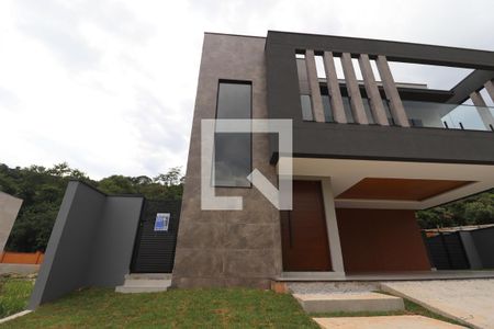 Casa à venda com 506m², 3 quartos e 4 vagasFachada