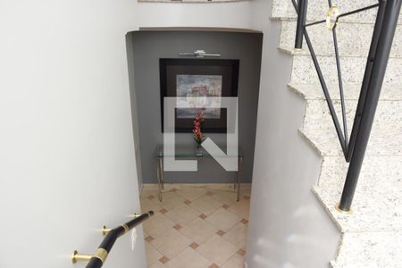 Casa à venda com 330m², 4 quartos e 5 vagasHall