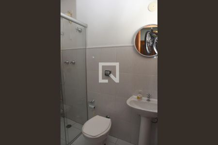 Casa à venda com 330m², 4 quartos e 5 vagasBanheiro de serviço