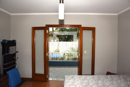 Casa à venda com 330m², 4 quartos e 5 vagasSuíte 2