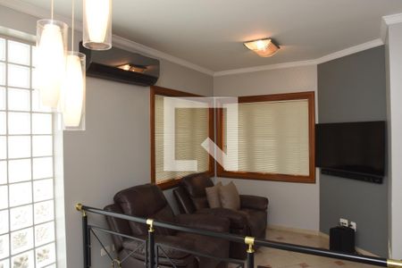 Casa à venda com 330m², 4 quartos e 5 vagasSala de TV