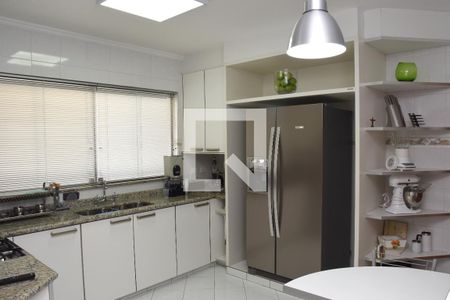 Casa à venda com 330m², 4 quartos e 5 vagasCozinha