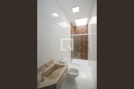 Casa à venda com 180m², 3 quartos e 5 vagas Casa à venda com 180m², 3 quartos e 5 vagasBanheiro Social